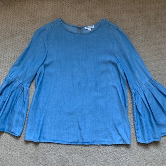 Chambray top with bell sleeves (medium) - Picture 1 of 4